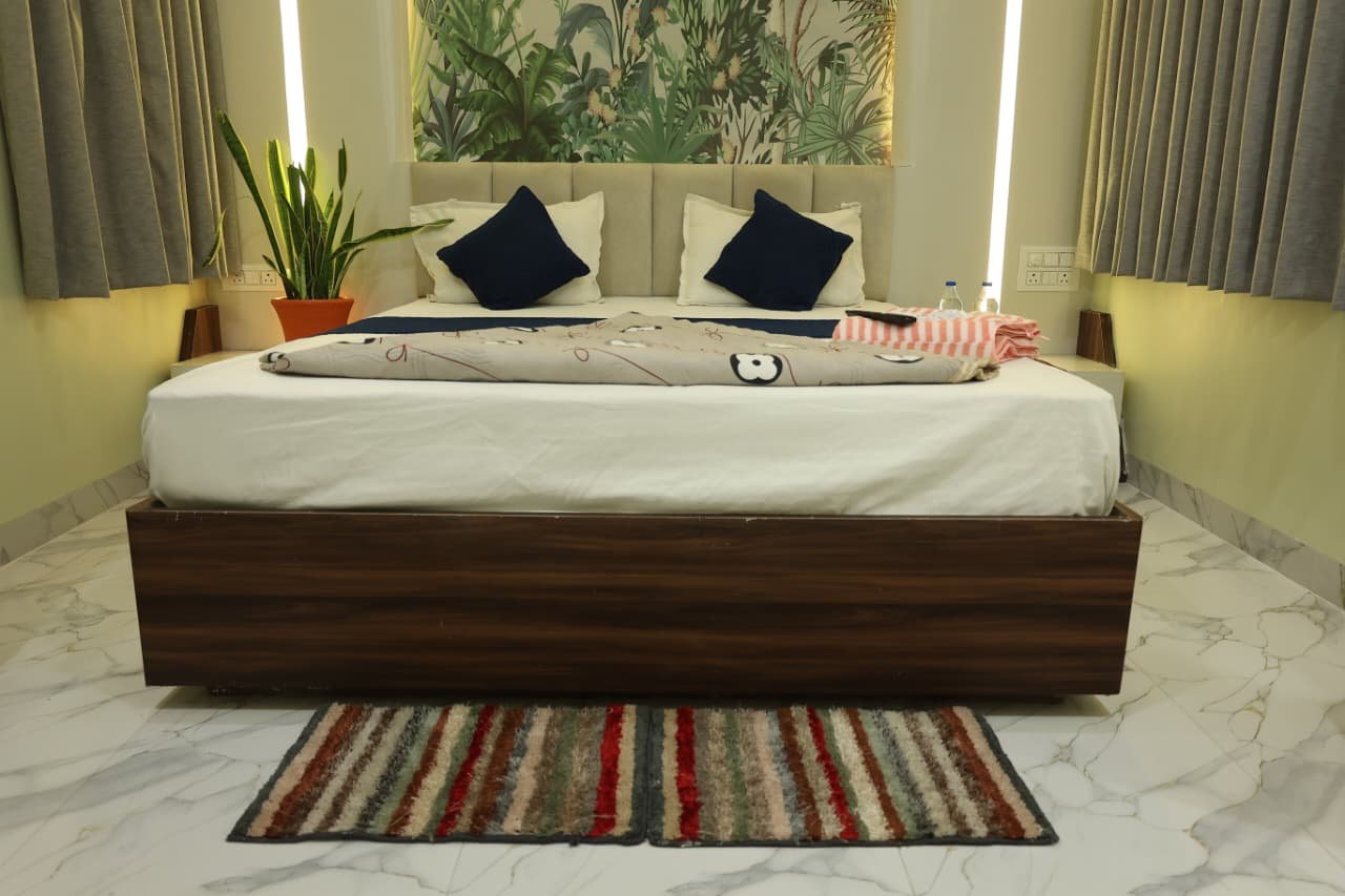 Deluxe Double Room Alternate View